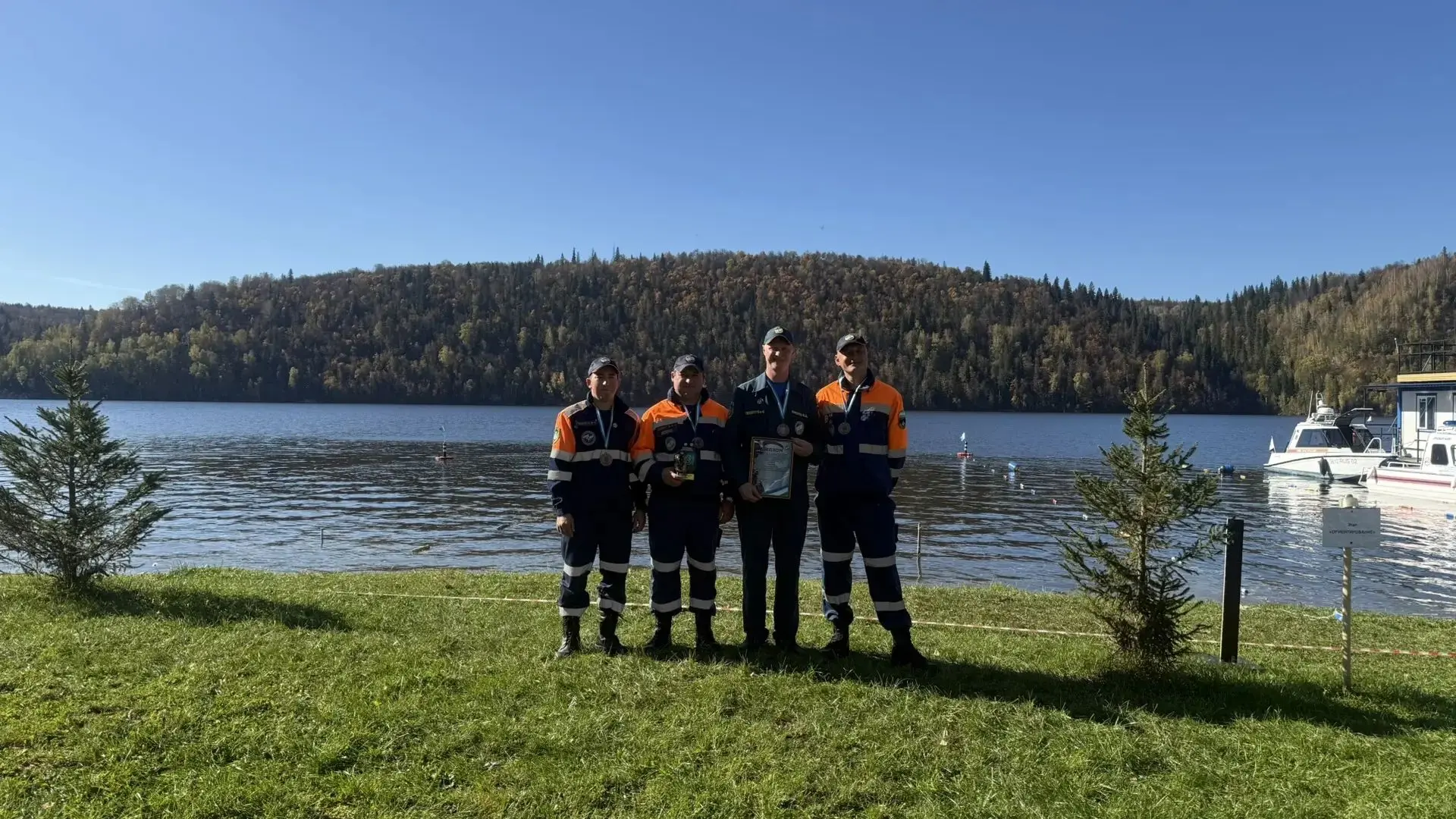 🌊Под гладью воды…