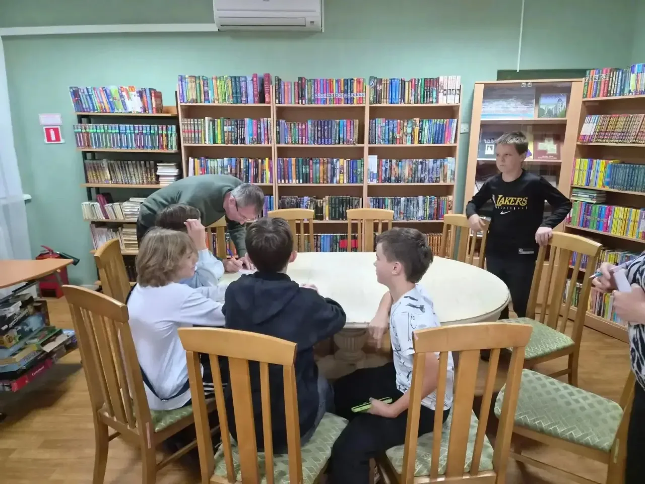 🩺 «Волонтёры-медики» научили 7 «Б» спасать жизни!