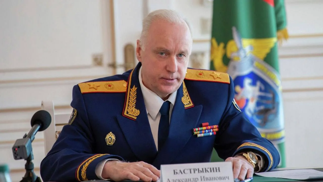 🏚️Бастрыкин поручил разобраться с аварийным домом на Сахалине: жильцы жалуются на трещ...