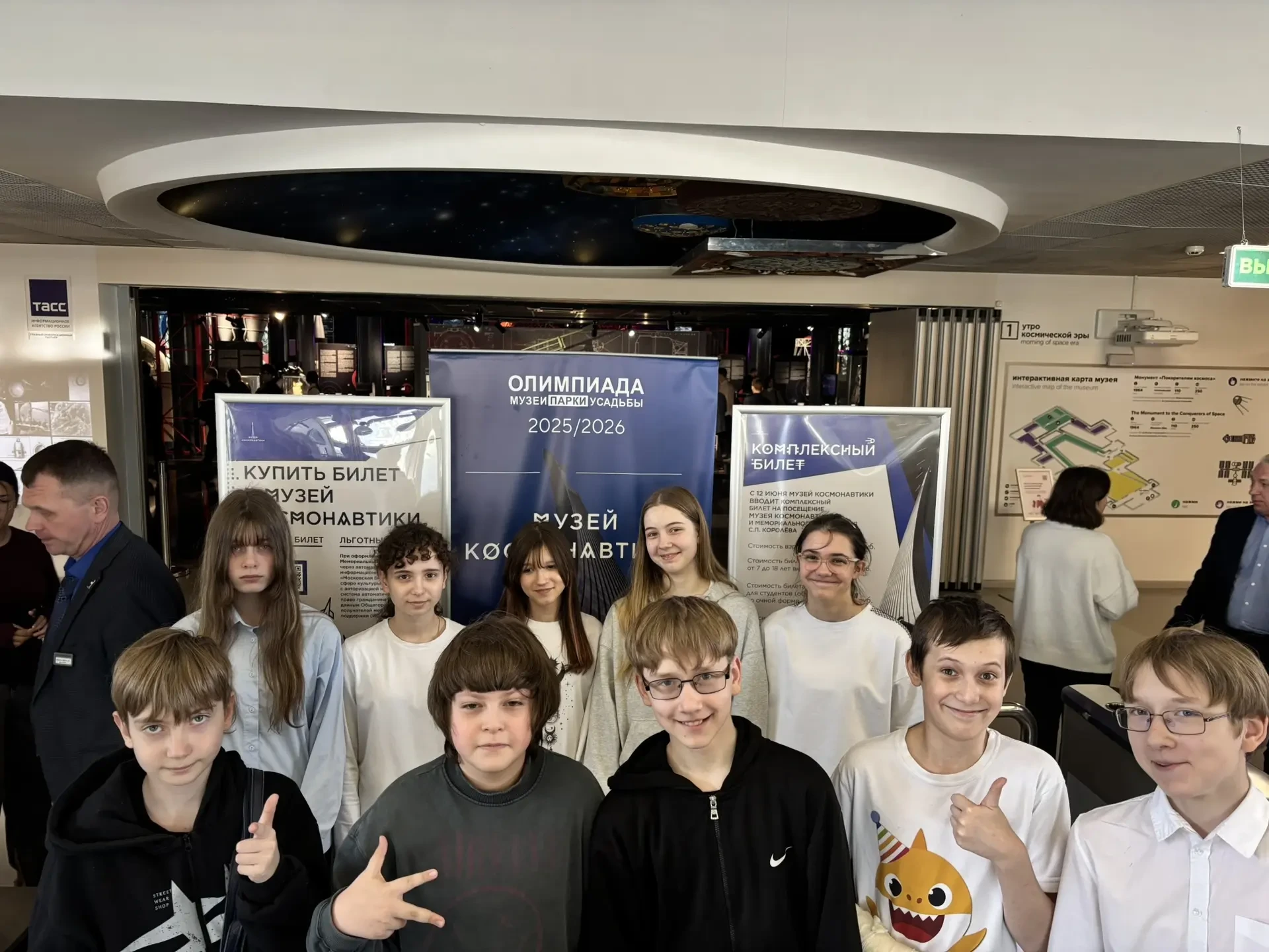 🚀 Шестиклассники покорили Музей космонавтики!  6А, 6Б и 6Г — три дружных класса отправились в Музей 