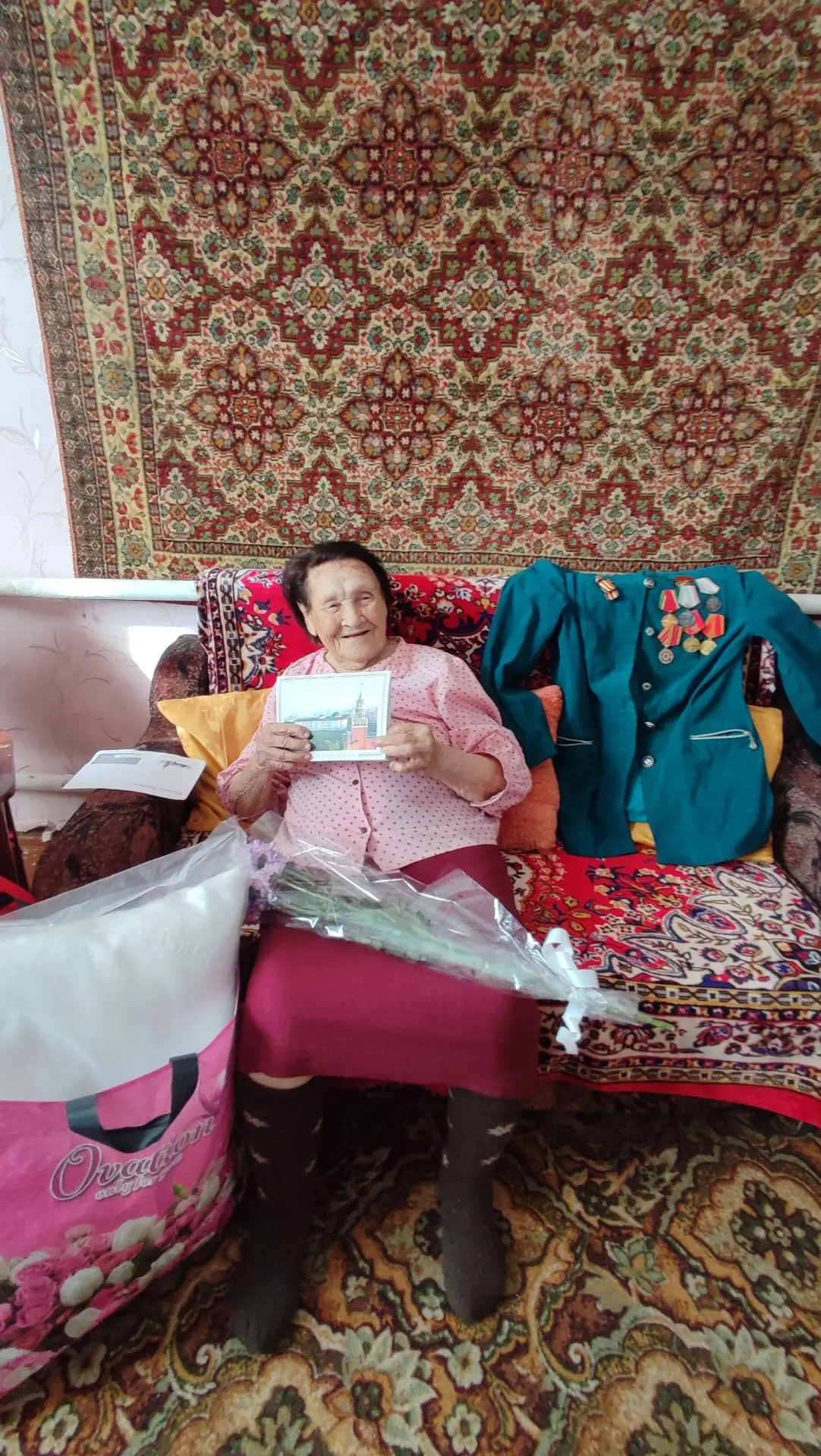 🎉 Сегодня свой 101 день рождения отмечает жительница п. Лесной, вдова участника Велико...