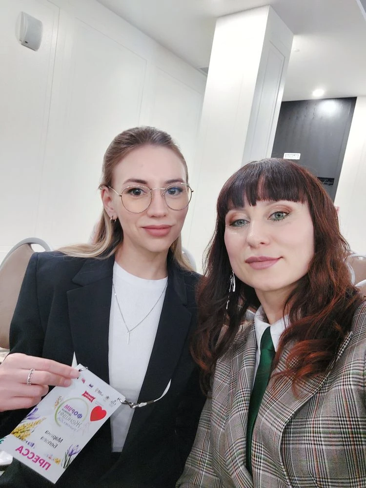 Уже четвёртый год подряд весна у меня начинается ярко и очень интересно - на форуме дел...