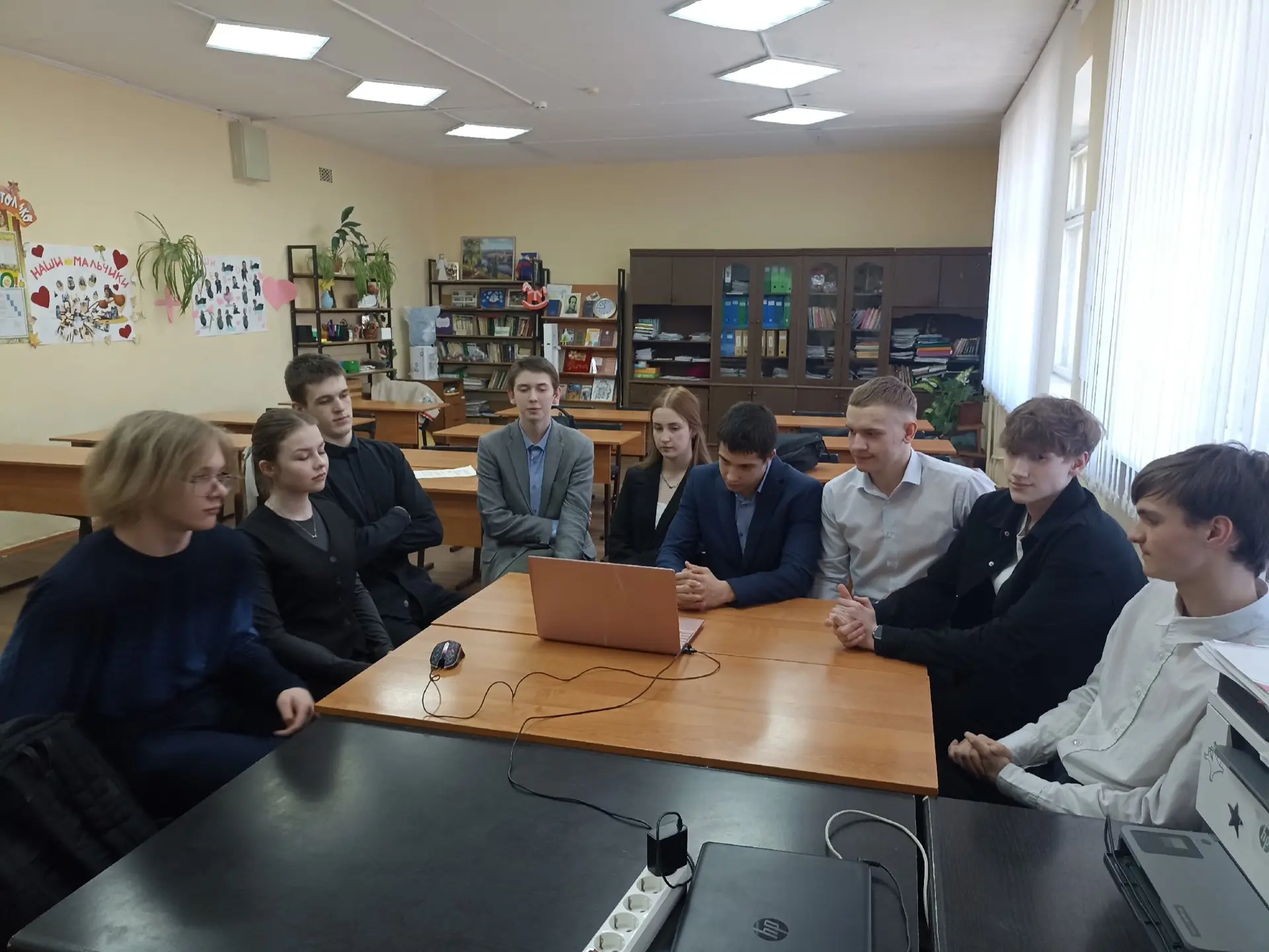 💥МЕЖДУНАРОДНАЯ ИСТОРИЧЕСКАЯ ИНТЕЛЛЕКТУАЛЬНАЯ ИГРА " 1418"💥  ⚡Команда учащихся 10 класса МОУ «СОШ №5»