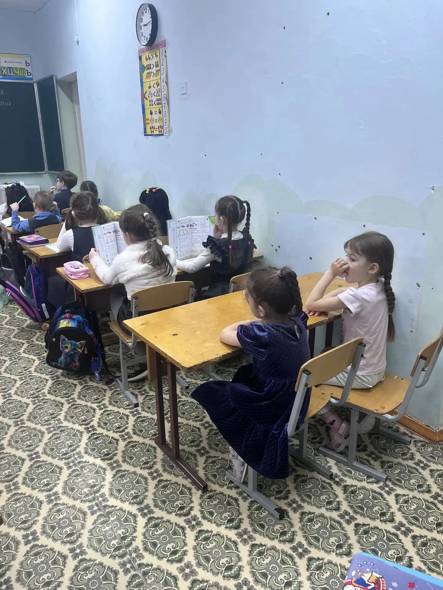 Ребята подготовительной к школе группы "Солнышко" с воспитателем Анисимовой З. С. были на уроке мате