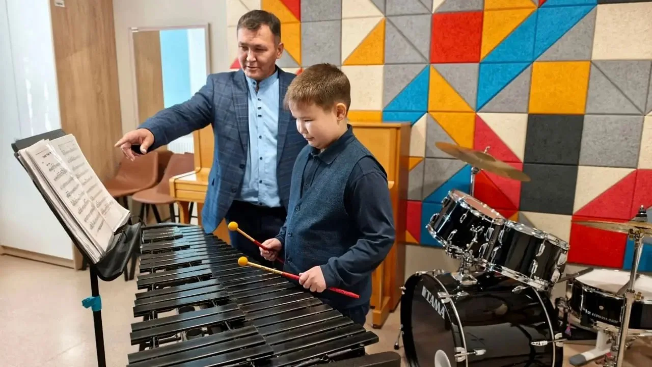 👏🏻 Два ямальских педагога вошли в список лучших преподавателей художественного образо...