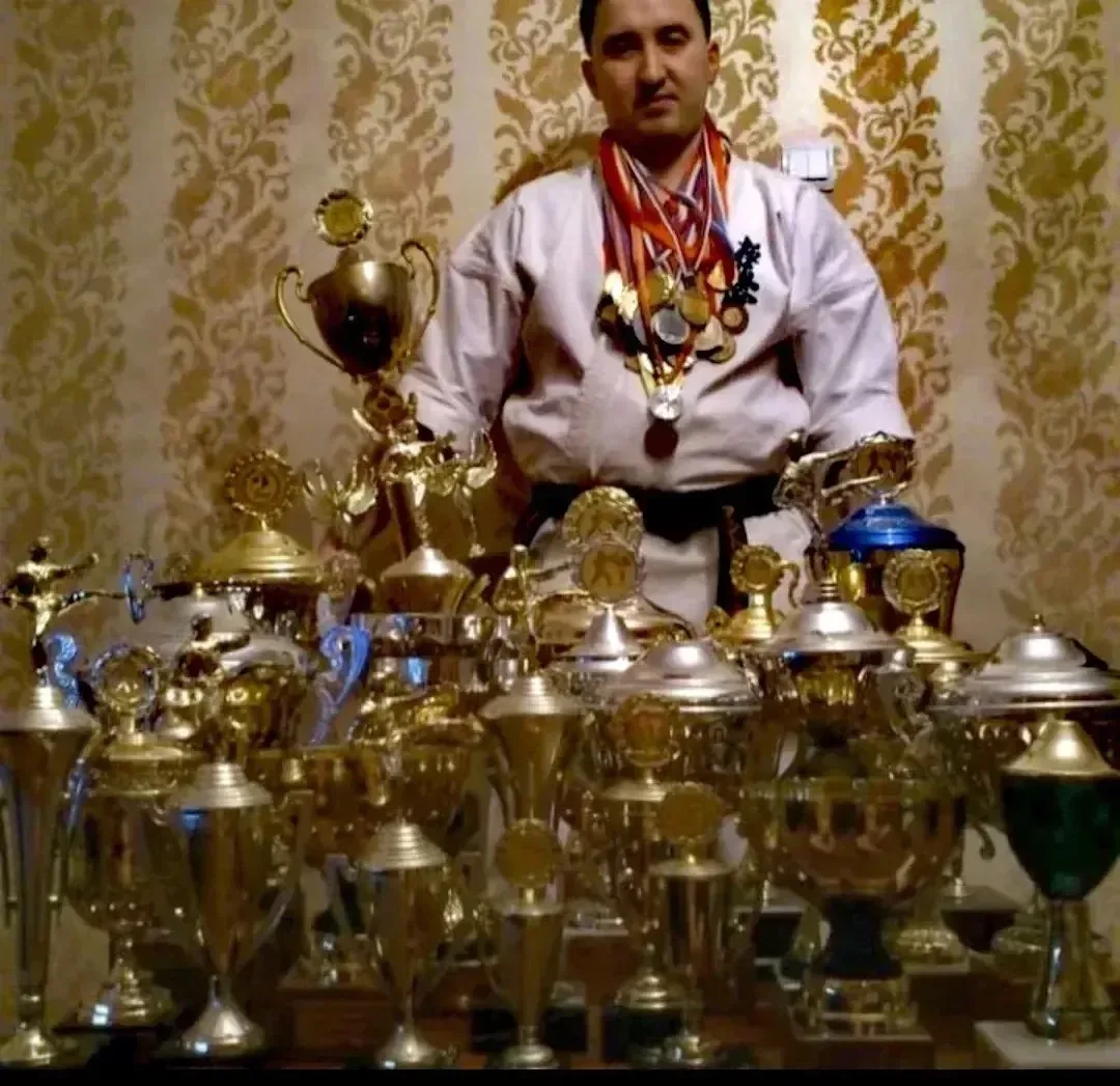 Объявляется набор на секцию киокушинкай карате в нашей школе! 

Занятия ведет тренер Дмитриенко Анто