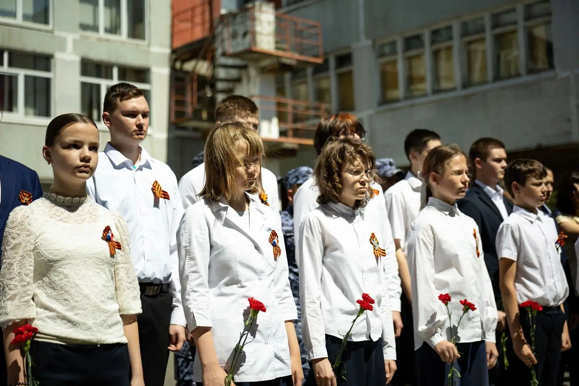 В школе №36 открыли Парты героев — в память о прапорщике Вячеславе Гаврилове и сержанте Дмитрии Бобк