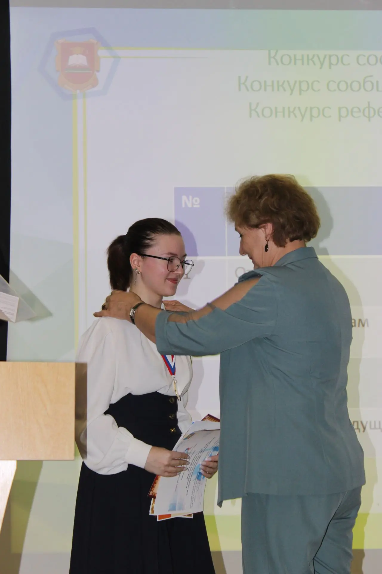 🏆 В пятницу в гимназии прошло торжественное награждение участников научного сообщества...