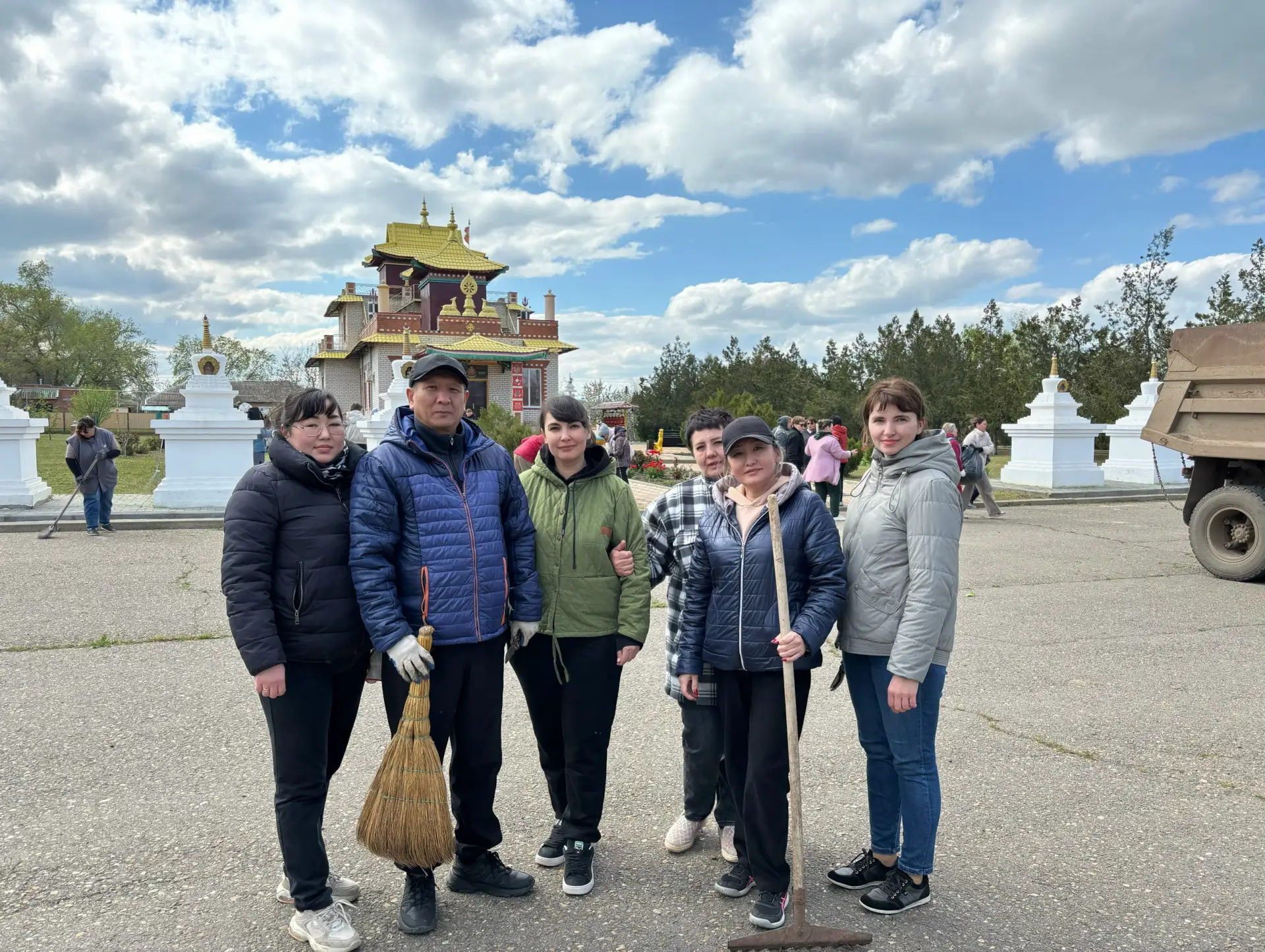 ☀ Субботник с настроением: команда ЦСЗН на благо города!

Сегодня наш дружный коллектив Центра социа