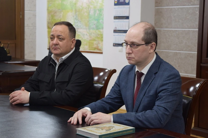 28 марта в рамках рабочего визита в Цхинвал председатель Правления РИО Руслан Гагкуев встретился с П