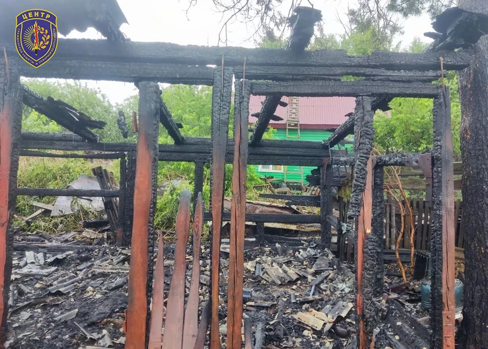 ⚠️Удар молнии стал причиной пожара в амурском селе
