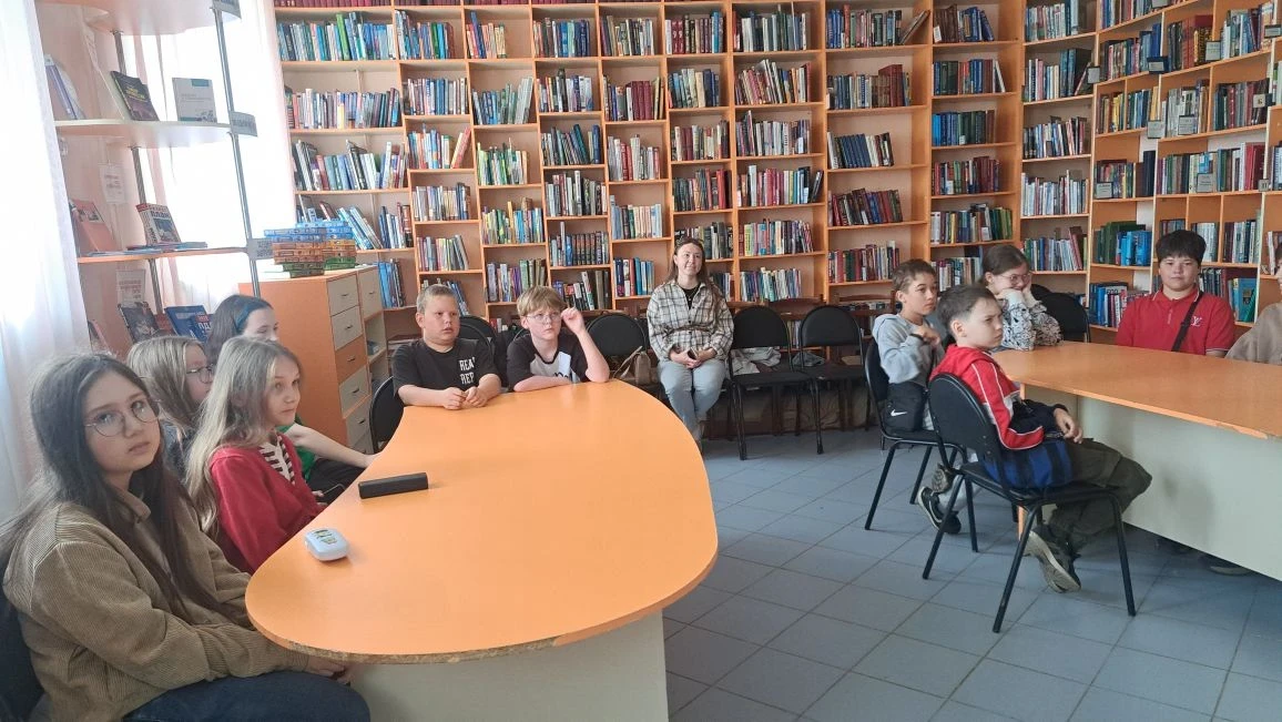 Сегодня детский лагерь тематической направленности «Время первых» посетил Библиоцентр г. Нефтекамск!