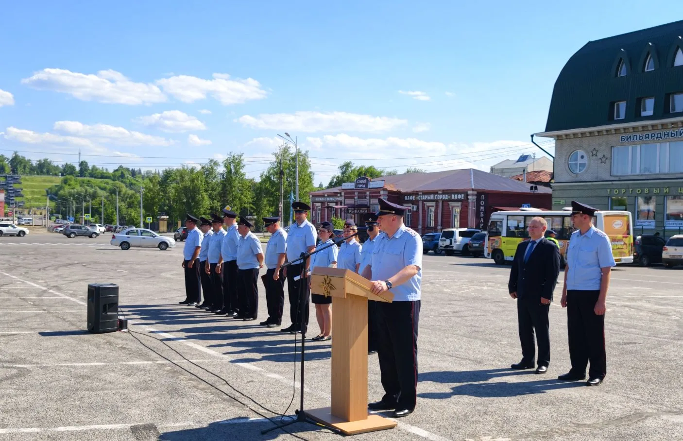 🇷🇺 Накануне Дня России в Барнауле прошёл гарнизонный развод полиции

👮‍♂️Личный состав городской 