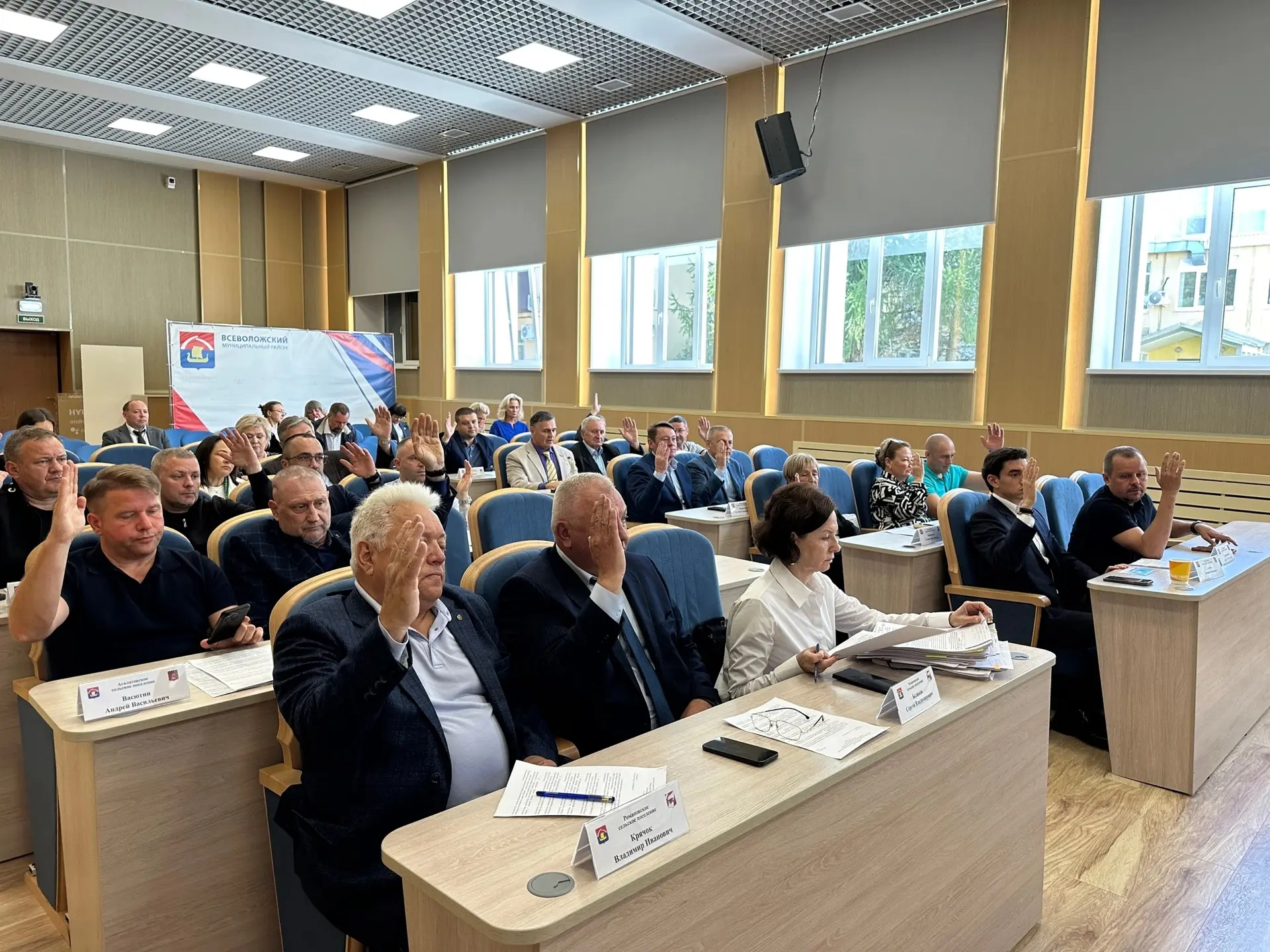 🤝 Земля - школьникам, новые лица - общественной жизни. Сегодня на комиссии районного с...