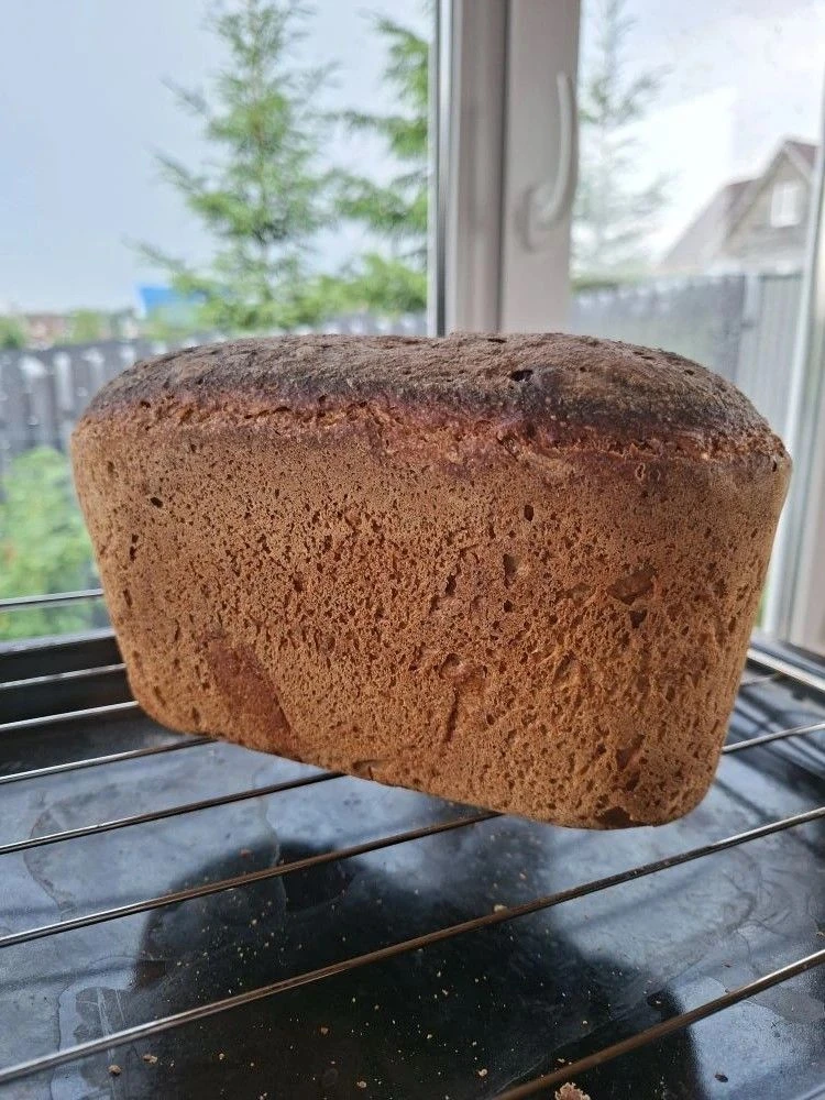 🍞 ДАРНИЦКИЙ: ВКУС, КОТОРЫЙ ПОМНИТ ВСЁ
Плотный мякиш, та самая кислинка и аромат, который мгновенно 