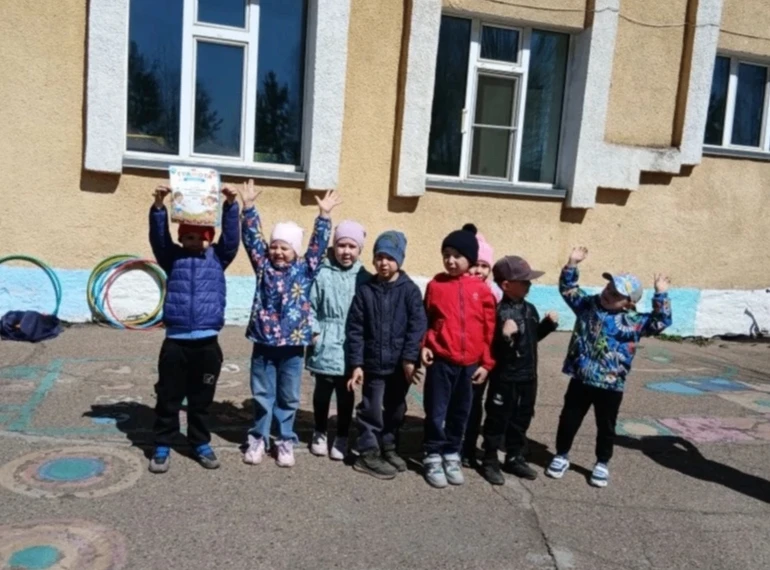В преддверии Дня победы в нашем детском саду прошло спортивное мероприятие "Юные патрио...