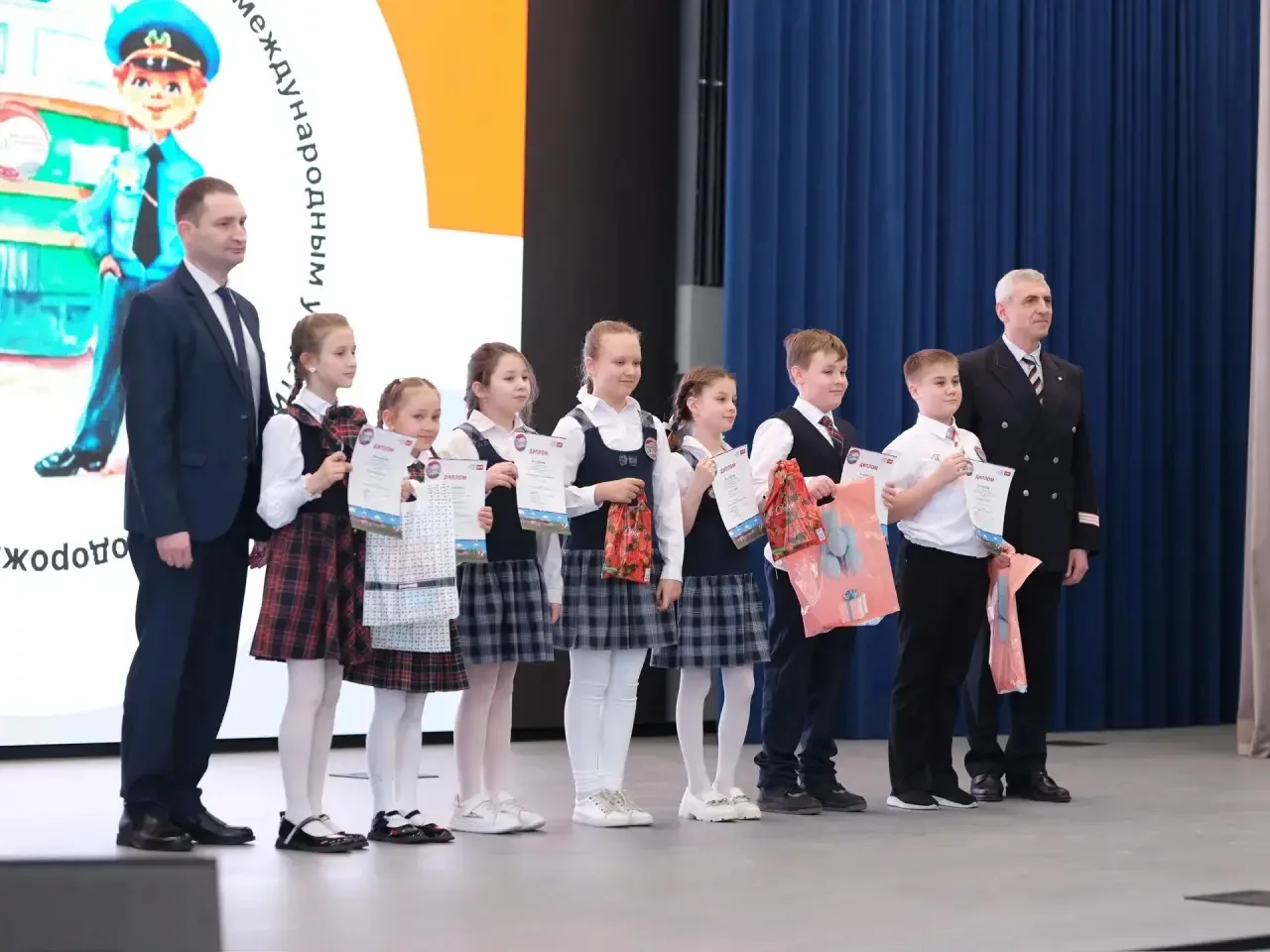 Дорогие друзья, поздравляем ПОБЕДИТЕЛЕЙ и ПРИЗЕРОВ Форума! 👏👏👏  🚂 Кто знает, какой будет железная до