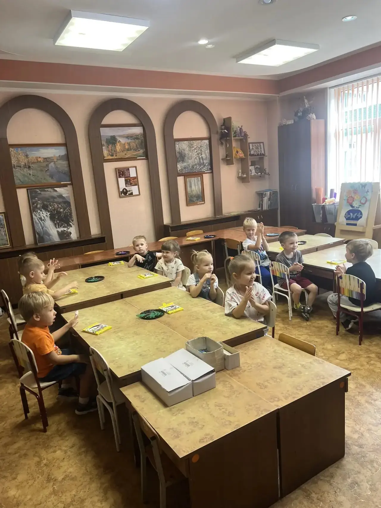 Сегодня в средней группе настоящий праздник творчества! 🎉