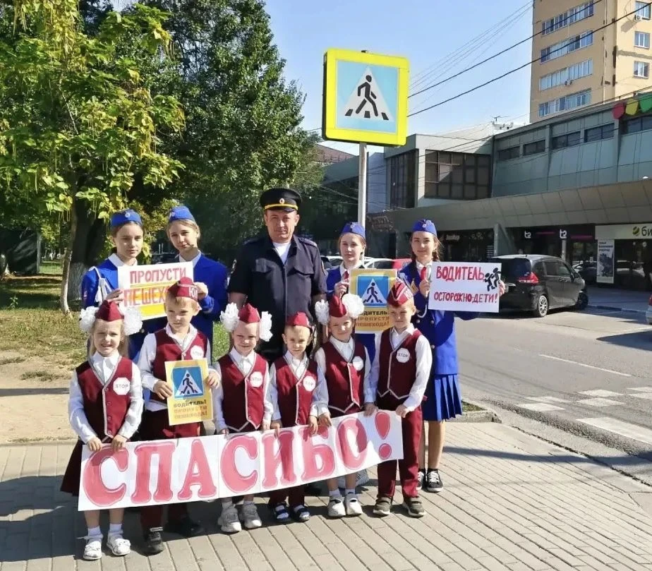 👫🚦В рамках широкомасштабной акции «Внимание, дети» в г. Каменск-Шахтинском прошла соц...