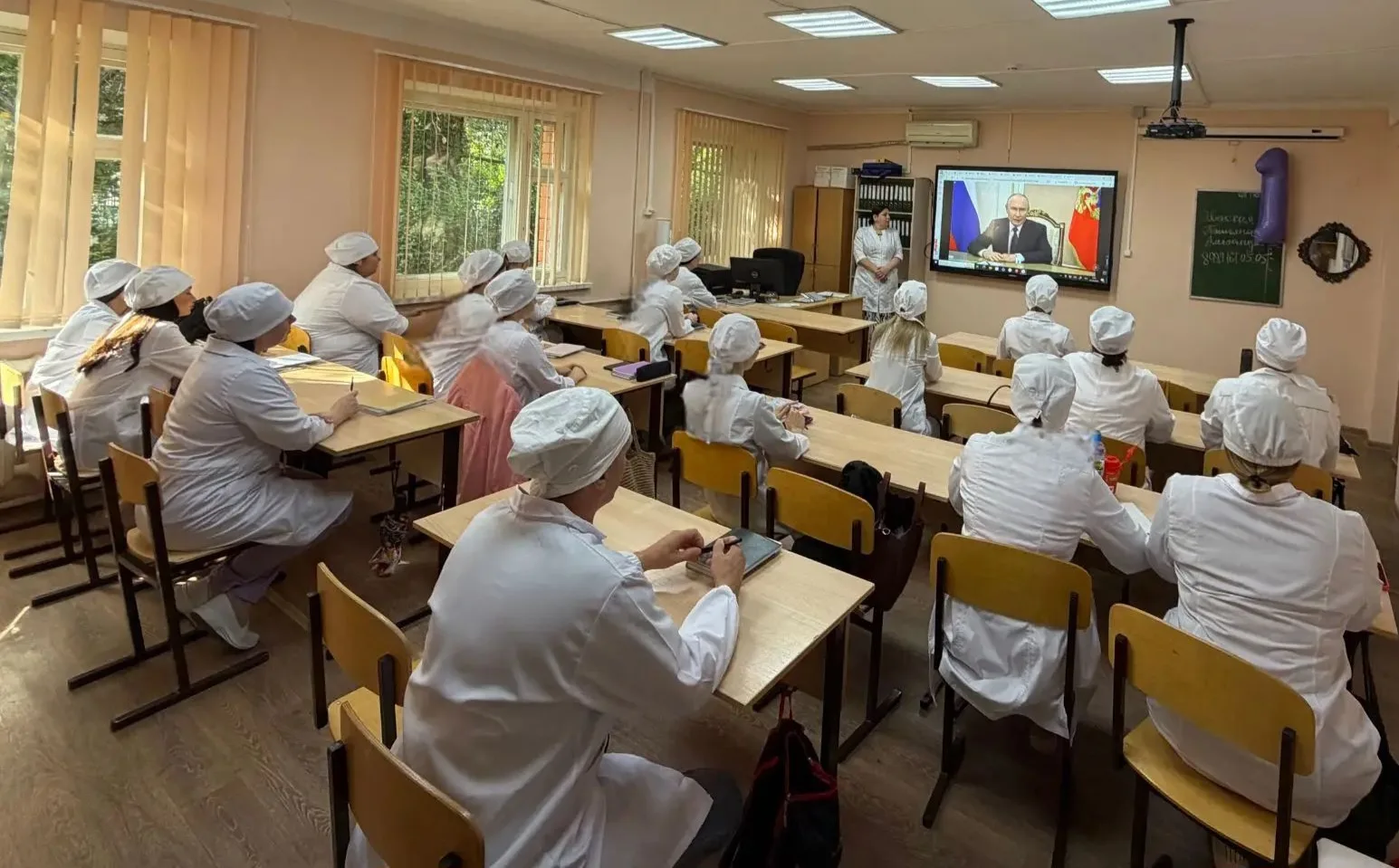 Новая учебная неделя в филиале колледжа в с. Агой 1 сентября началась с торжественного ...