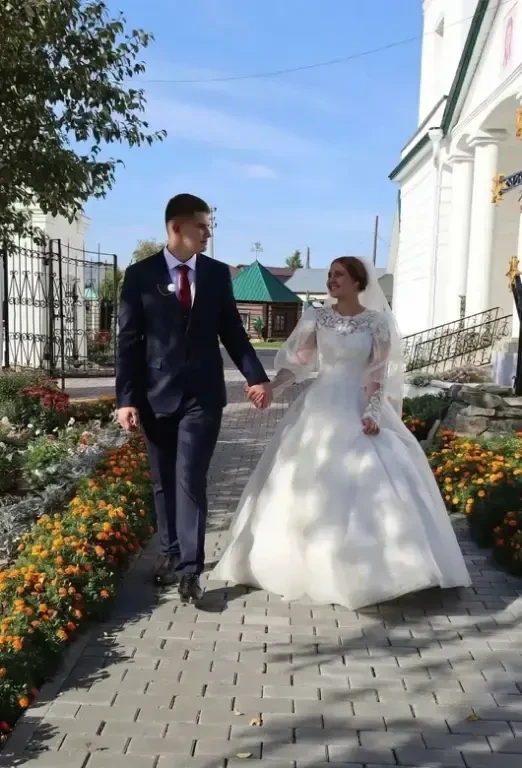 В юбилейный для Крестовоздвиженского храма год зажглась новая семейная свеча! 🕯