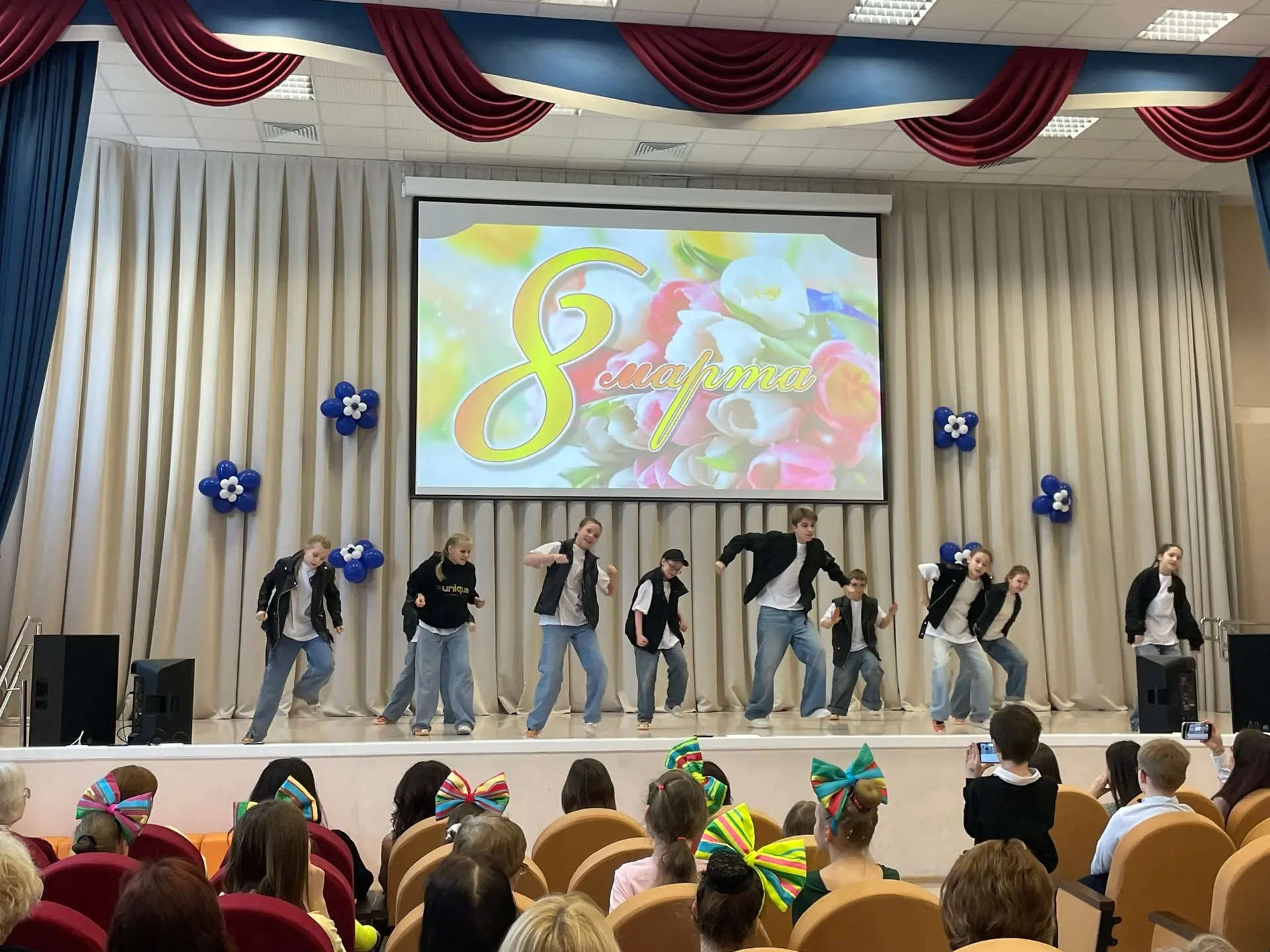 ✨✨🌸 06 марта в преддверии Международного женского дня в школе состоялся яркий и трогательный праздни