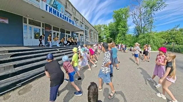 День в пришкольном лагере «Солнышко» прошёл под девизом «БЛАГОТВОРИ» — и это не просто слово, а цела