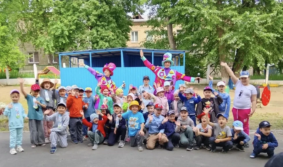 🎉 Какой же праздник без весёлого развлечения! 🤹🏻‍♀️