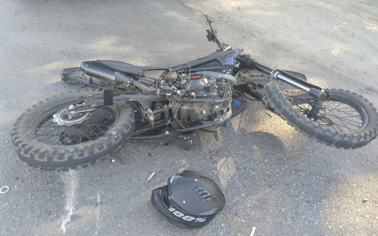 😱 В Павловском районе на трассе 16-летний мотоциклист пострадал после столкновения с г...