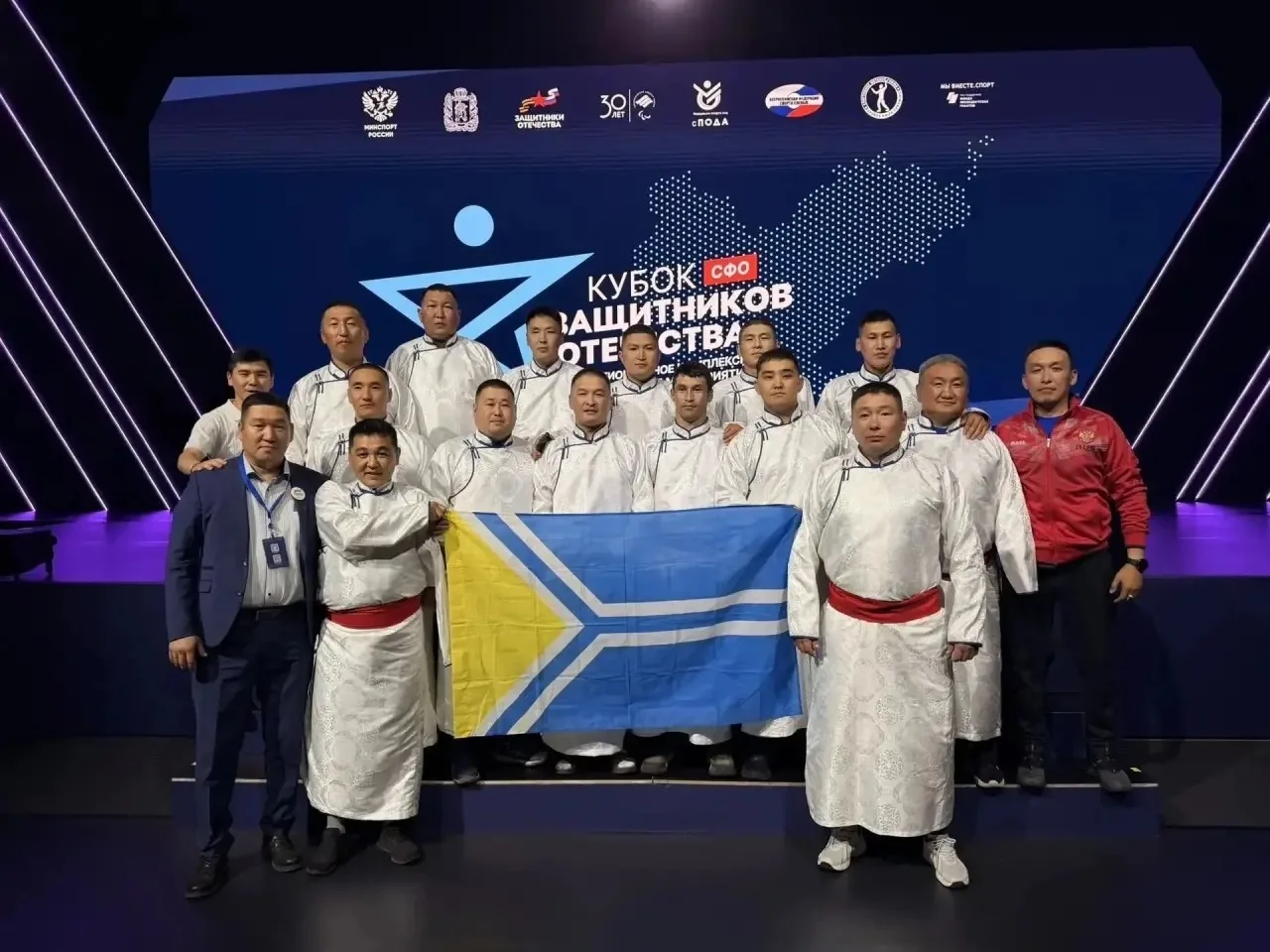 🇷🇺 НАШИ ЗЕМЛЯКИ — С ПОБЕДОЙ! ГОРДОСТЬ ЭРЗИНСКОГО КОЖУУНА!

Администрация Эрзинского кожууна с огро