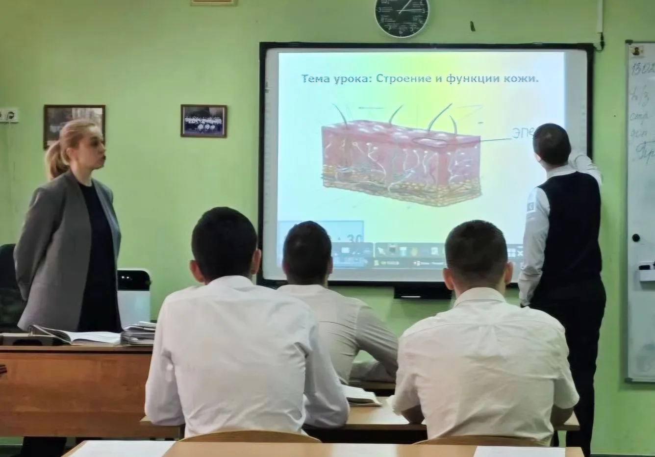 🐸 Когда биология — это не скучно, а заразно 😉! 🧬   На этой неделе в одной из школ Лазаревского район