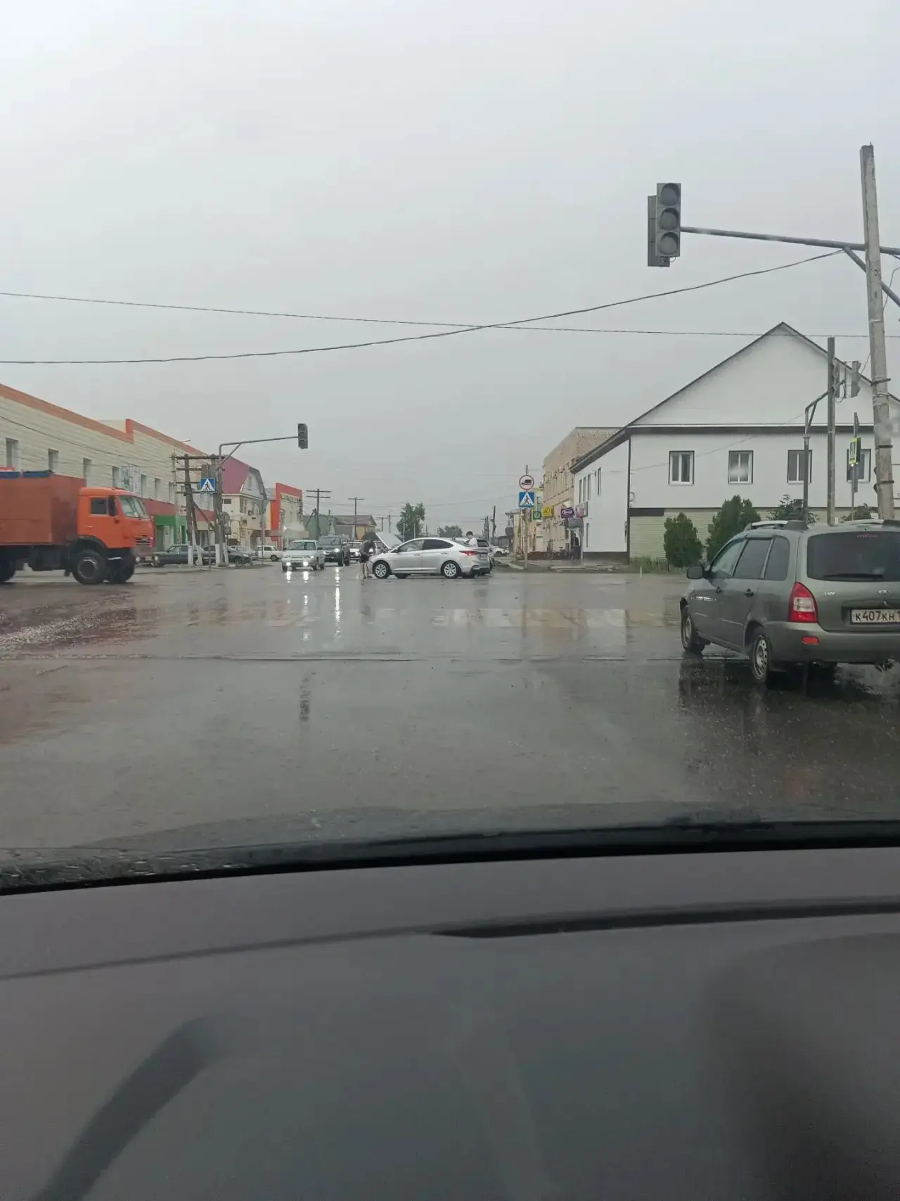 ДТП в центре на светофоре.