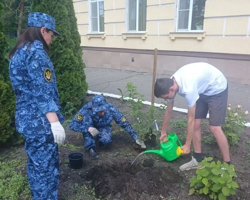 Сотрудники МСЧ-58 приняли участие в акции «#РодинойГоржусь»

В преддверии Дня России сотрудники меди