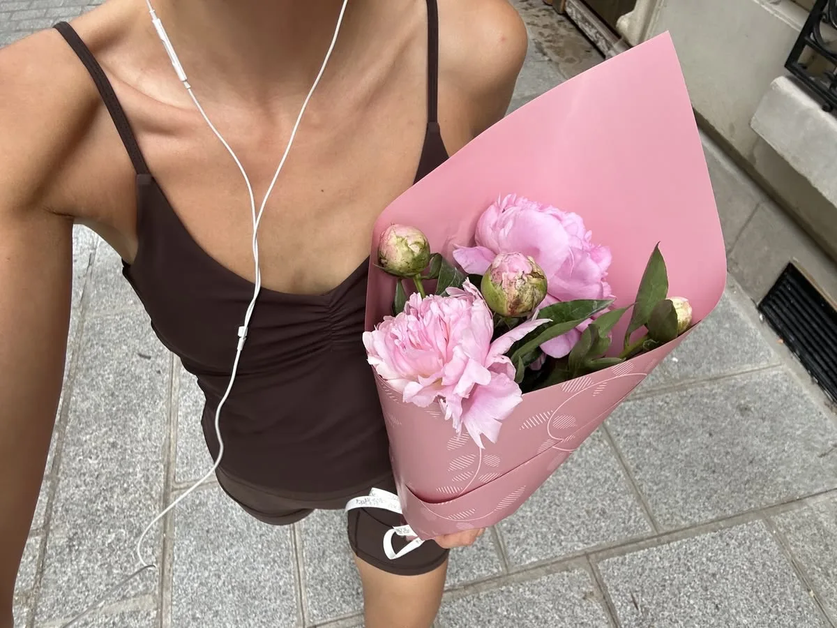 Слишком часто представляешь будущее, которого ещё нет? 👀

⌇ Иногда пары минут хватает, чтобы придум