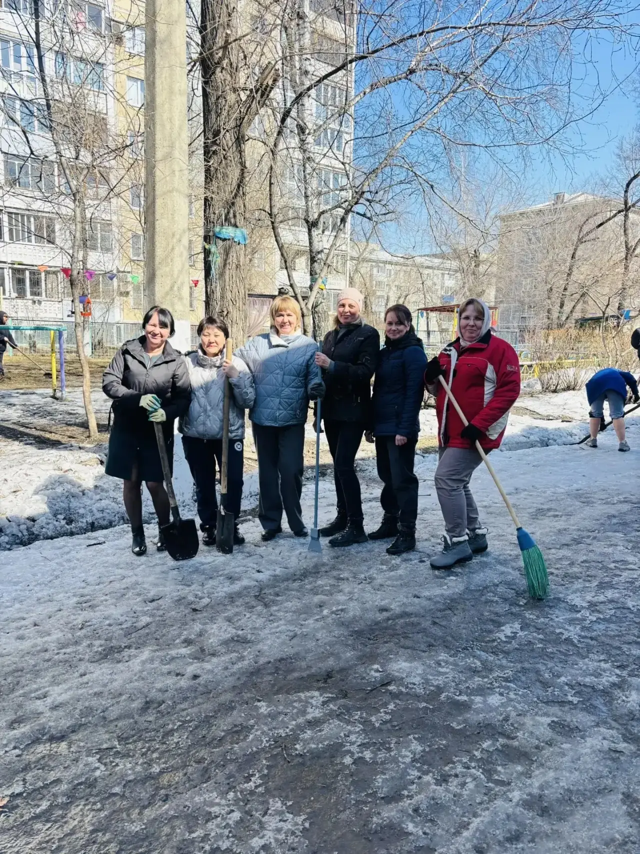Все на субботник!)