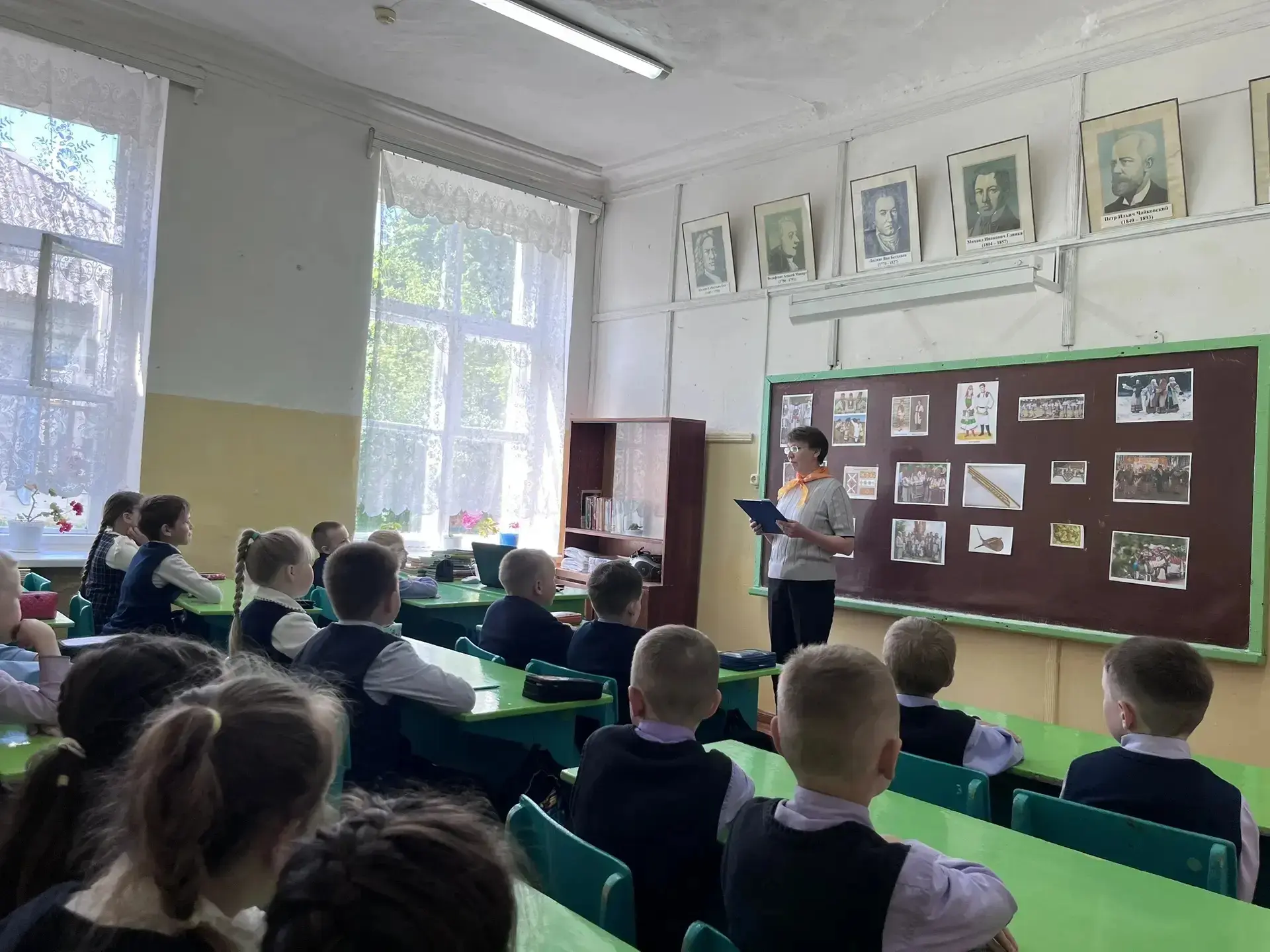 ✨ Урок культуры: погружение в традиции мордовского народа 🌿