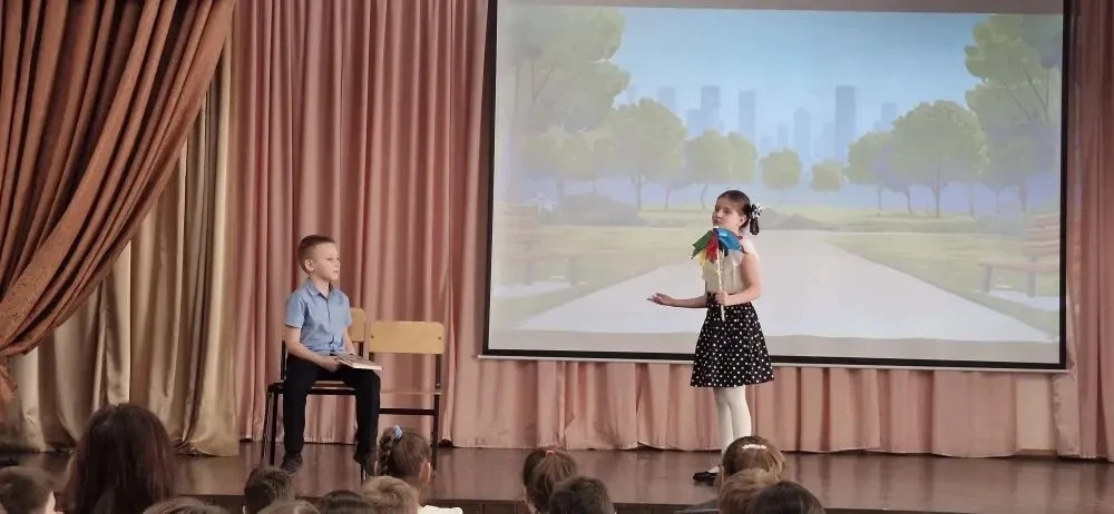 Лети, лети, лепесток... через запад на восток! 🌈 На этой неделе в нашей школе ожила сказка. Ученики 