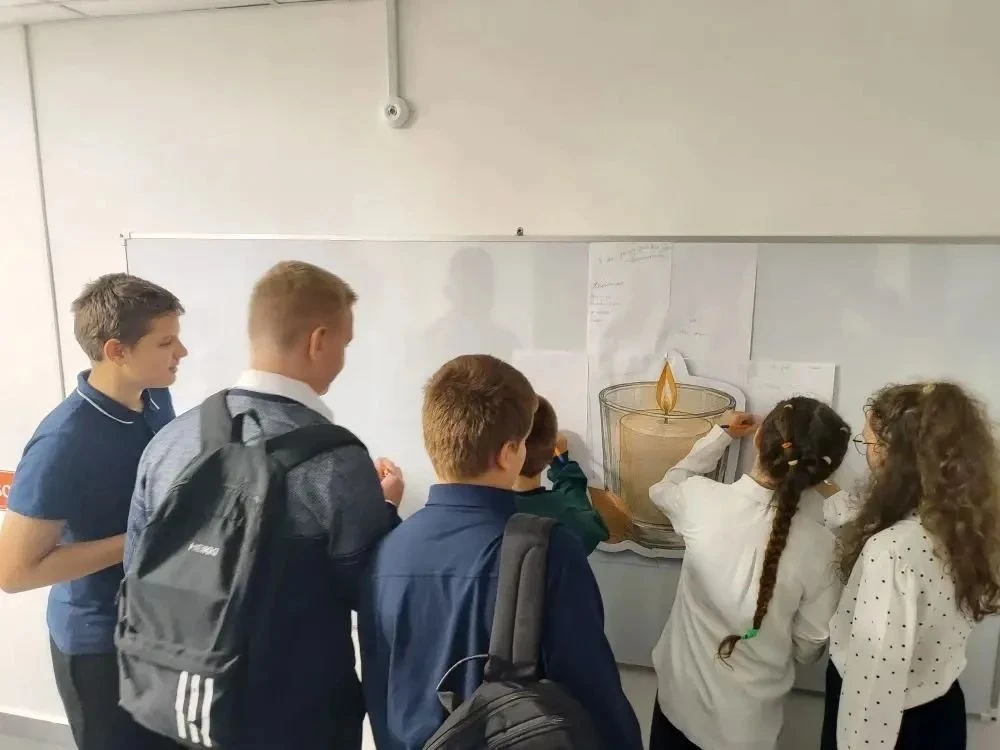 Специалист Дома культуры совместно с Первомайской СШ провел тематическую программу «Дет...