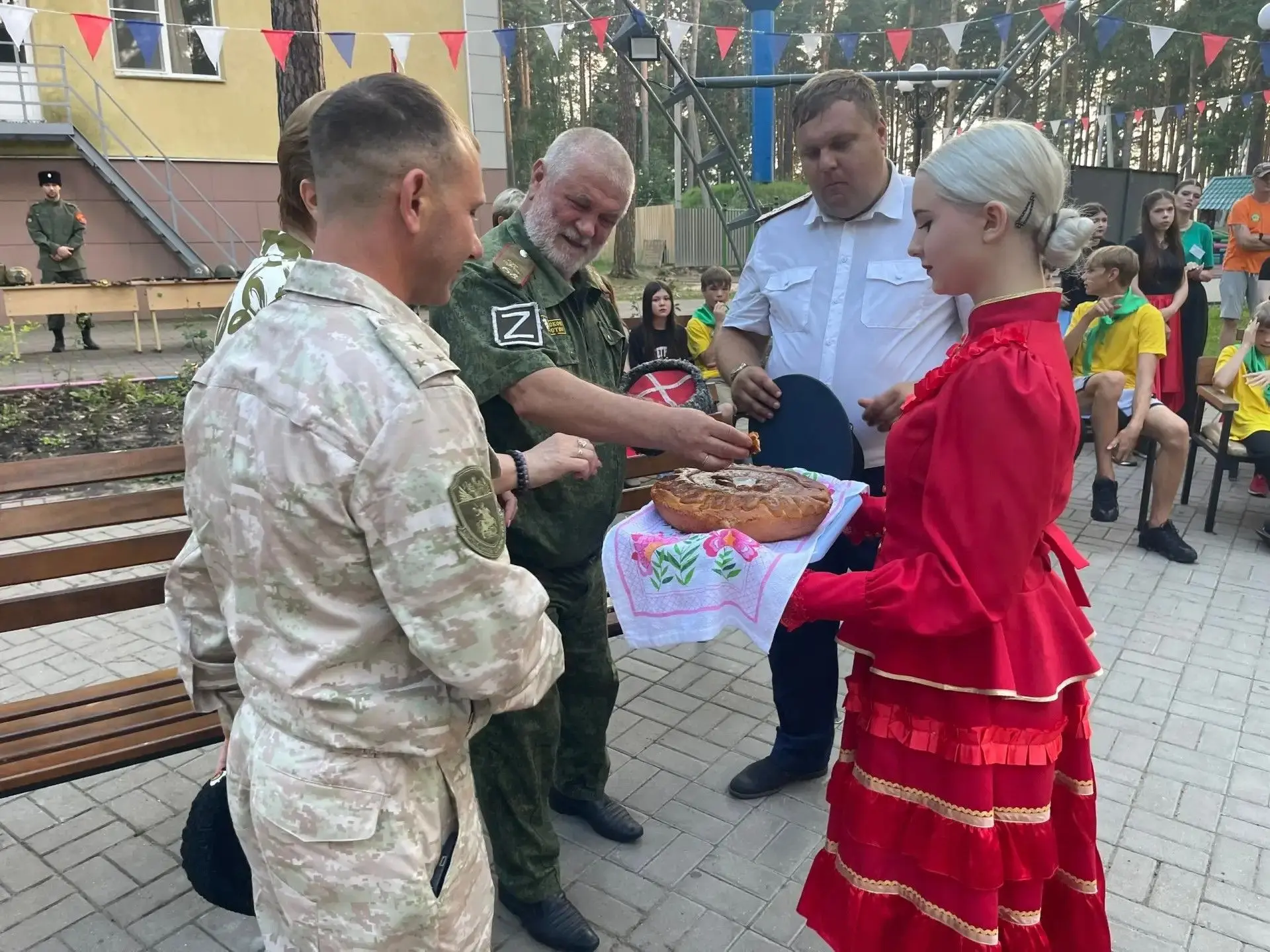 Первая в регионе казачья смена стартовала в лагере «Сосновый бор»