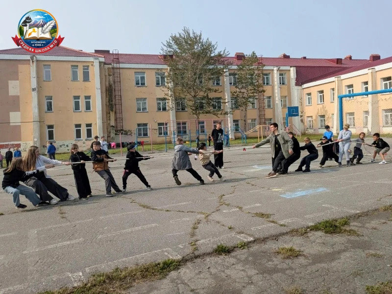 4 сентября на территории спортивной площадки нашей школы прошли "Веселые старты" для уч...