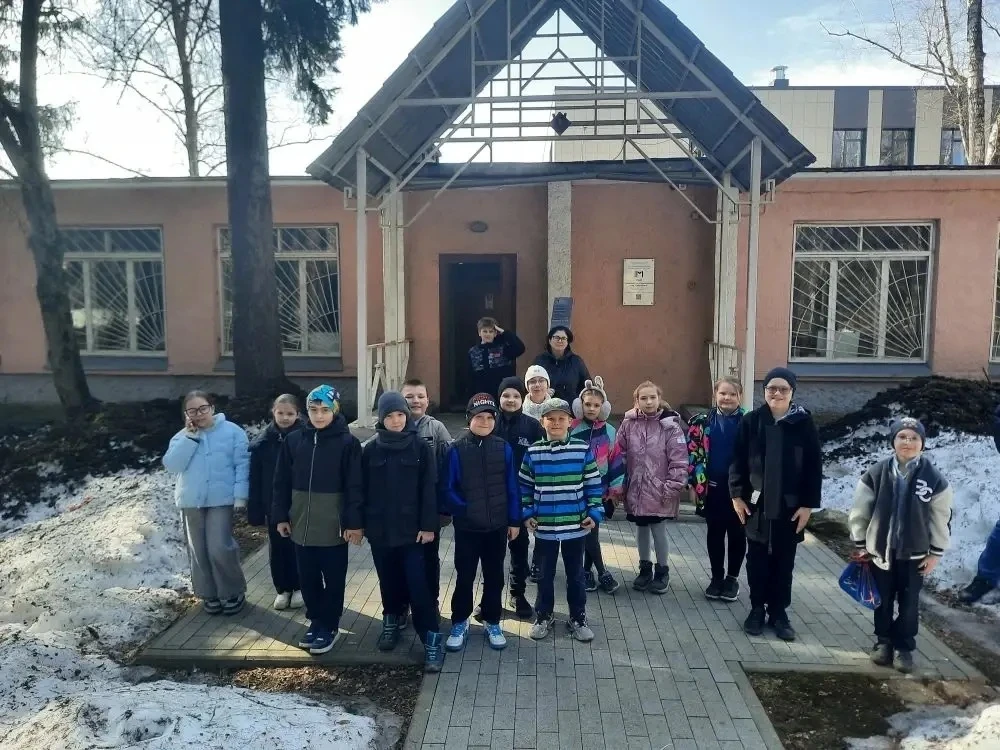 В этом году 12 апреля будет 65 лет со дня полёта первого человека - Юрия Алексеевича Гагарина. Ребят