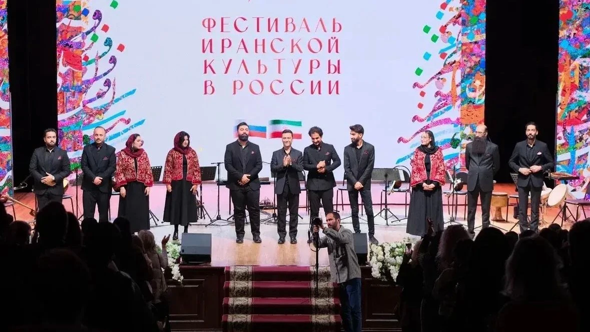 🎷 Иранский национальный оркестр выступил на астраханской сцене