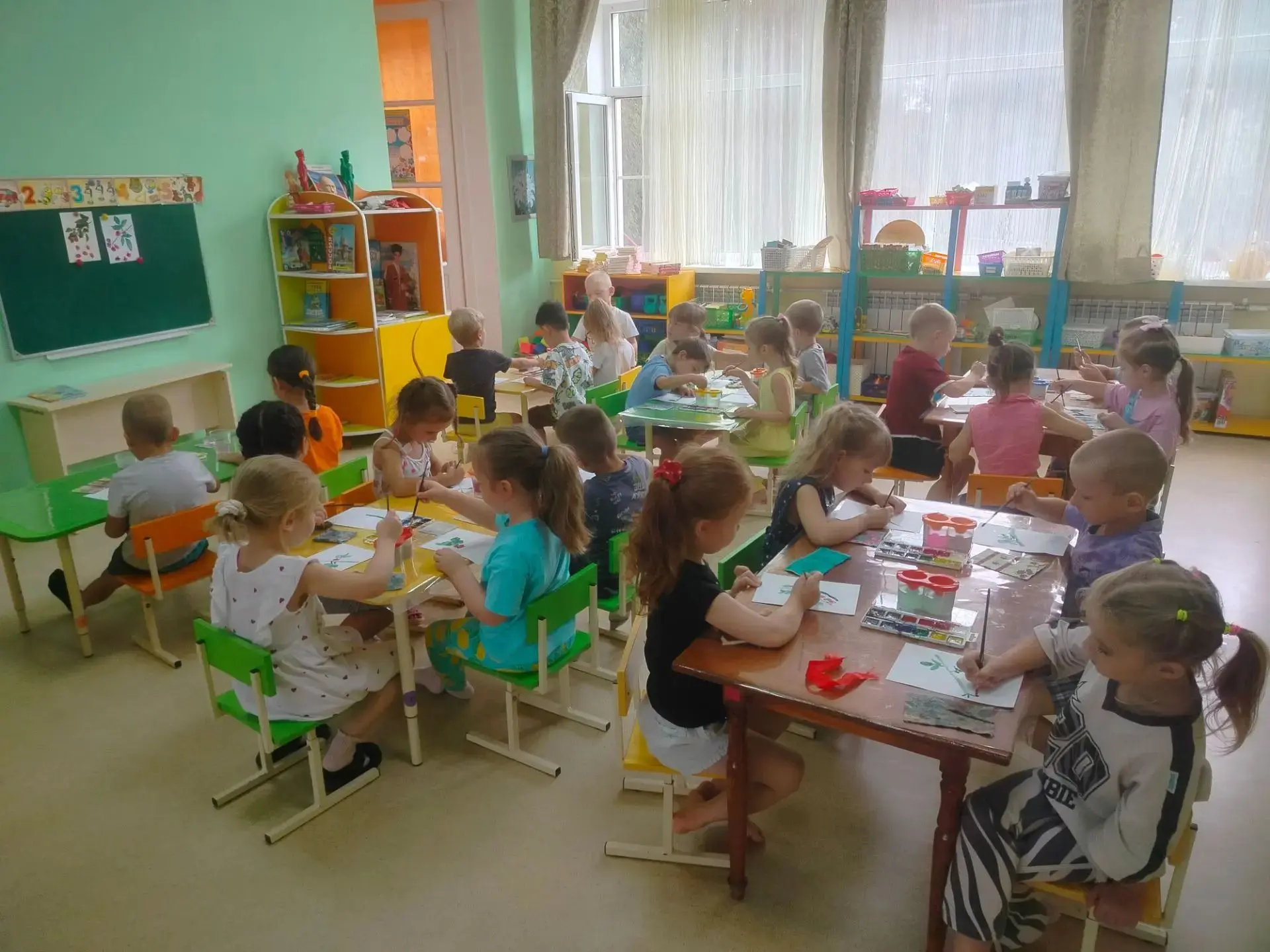 Воспитанники старшей группы "Рябинка" МБДОУ д/с №16 г. Кропоткин  превратились в настоя...