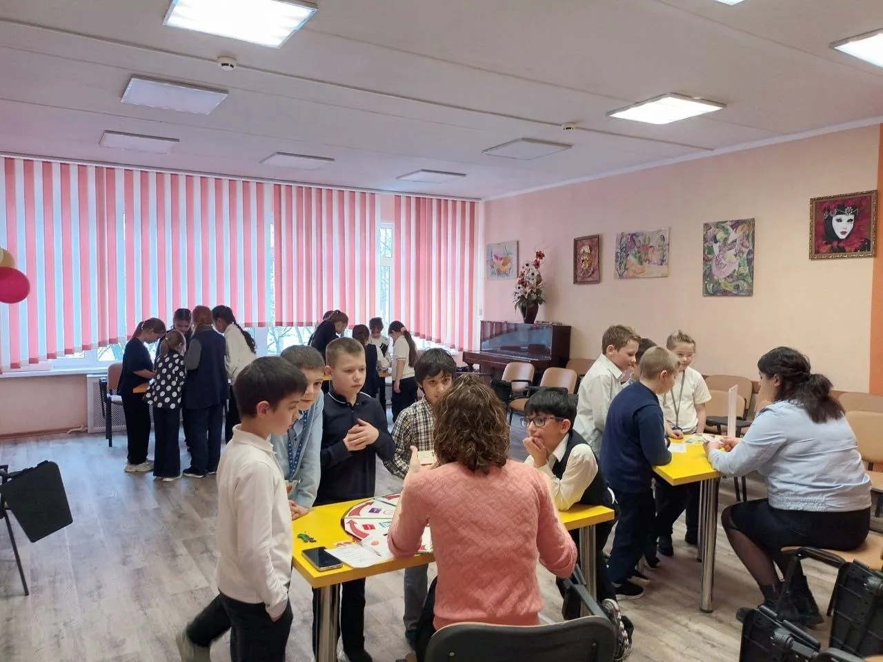 🖐️ БЕЗОПАСНЫЕ КАНИКУЛЫ  Перед  весенними каникулами ученики 2б класса приняли участие в квест-игре п
