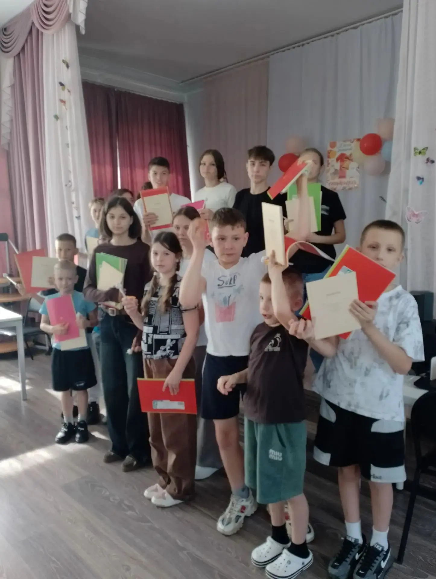 Веселей с друзьями вместе!"💖💜❤