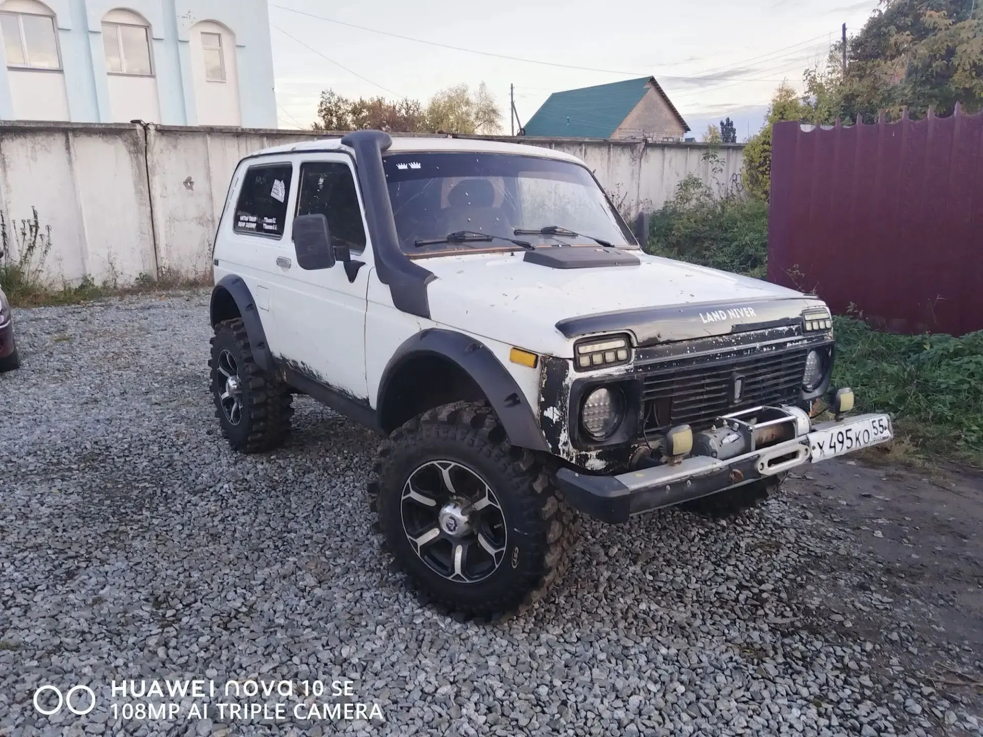Продам боевую ниву, из минусов кузов боевой но все силовые места были усиленны, мотор н...