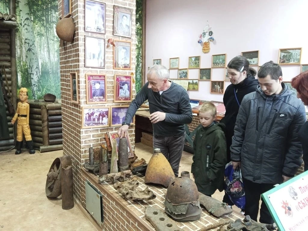 Командир ПО "Сыны Отечества" Долженков Игорь 13 мая провел встречу в музее с воспитанни...