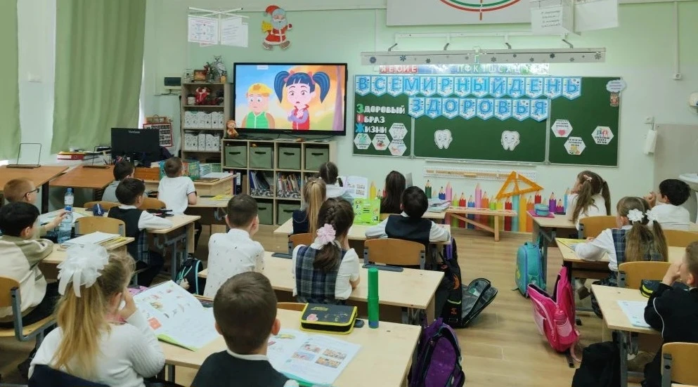 🍎Сегодня в 1а прошёл классный час посвящённый Всемирному дню здоровья. 🥕Ребята поговорили о здоровье