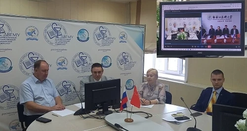 🗓️ 10 июня прошла он-лайн встреча и.о. ректора ДВГМУ Владимира Вячеславовича Кузнецова...
