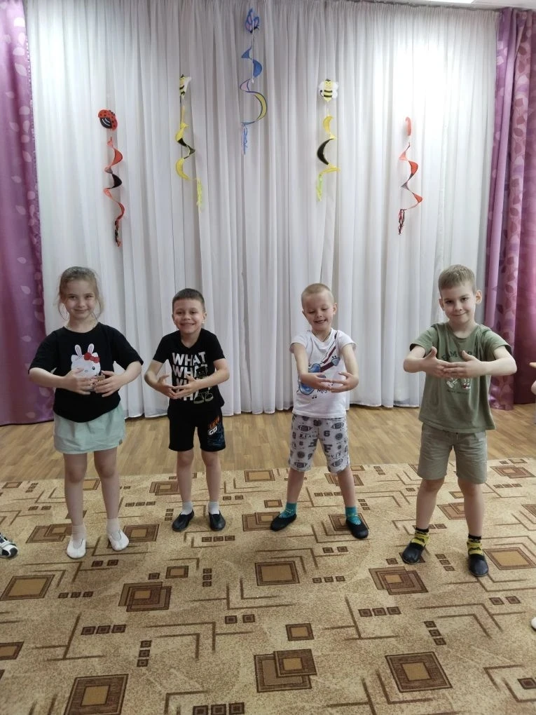 В творческом объединении "Чудо логоритмика", под руководством педагога дополнительного образования П